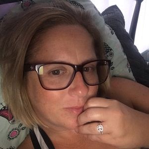 Meet your Posher, Jannifer